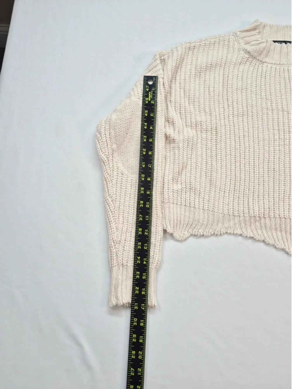 Romeo & Juliet Couture cream Oversized knit cropped sweater Women's small - Picture 7 of 13